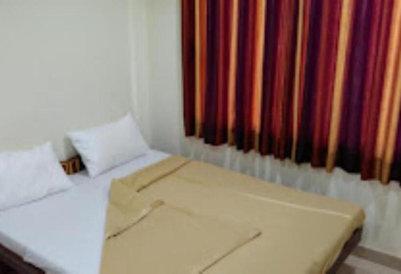 호텔 Golden Palanpur