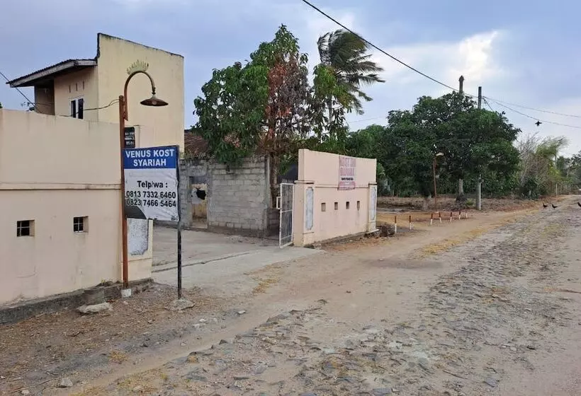 Hotelli Oyo 93320 Venus Homestay Syariah