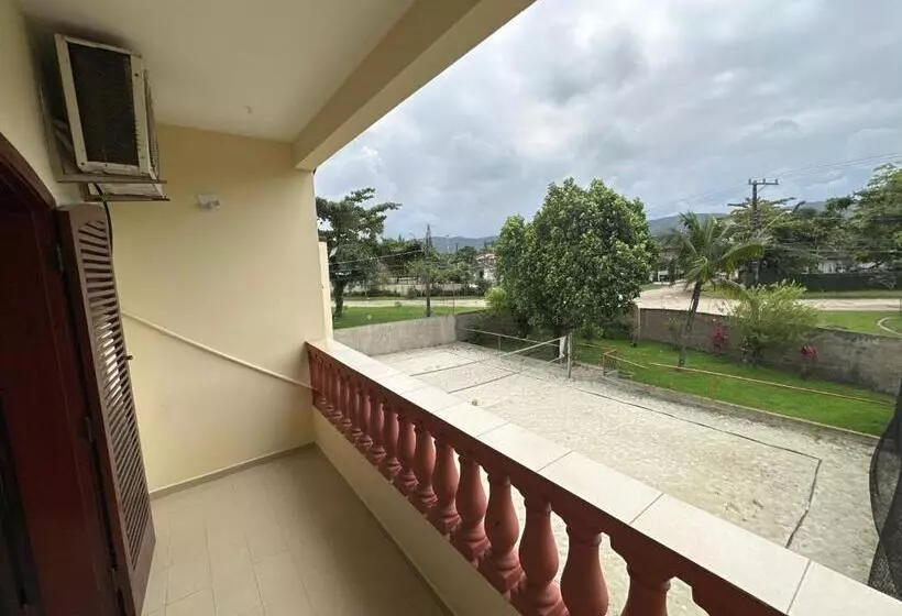 ホテル Pousada Jardim Da Enseada
