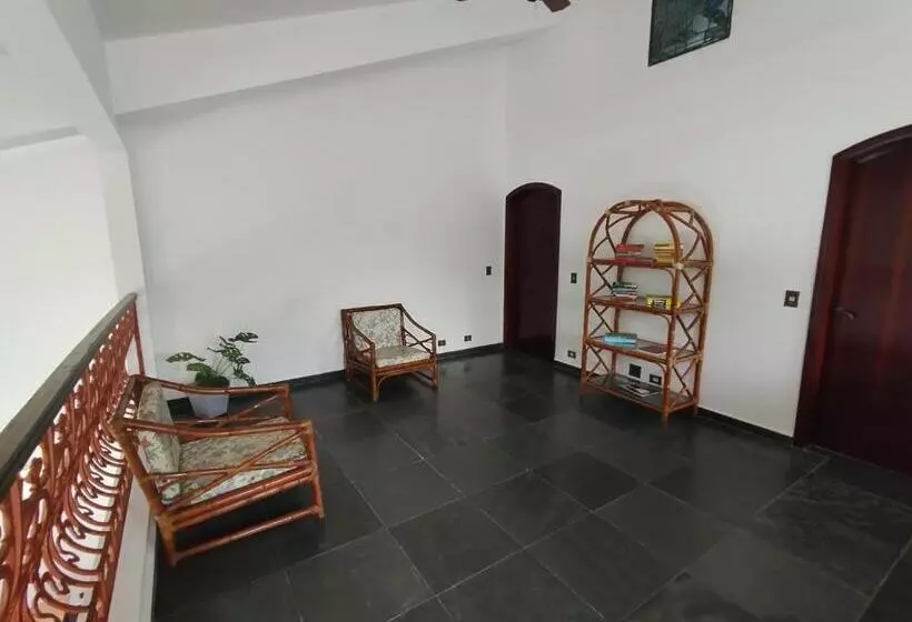 ホテル Pousada Jardim Da Enseada