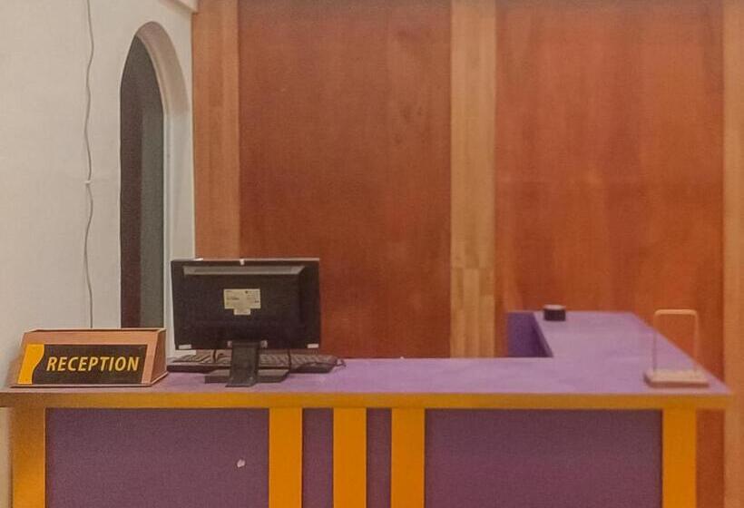 בית מלון כפרי Reddoorz At Jalan Pangkal Perjuangan Karawang