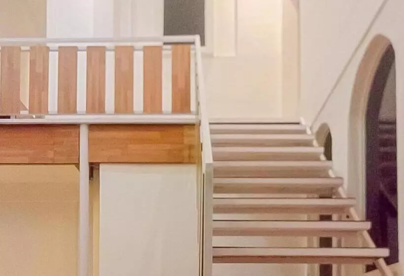 Hotelli Reddoorz At Jalan Pangkal Perjuangan Karawang