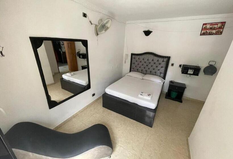 هتل Residencia Del Oriente