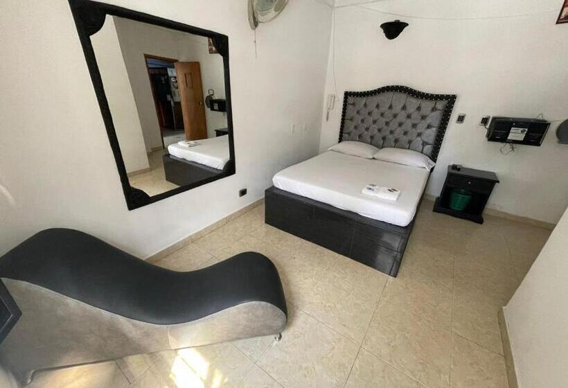 هتل Residencia Del Oriente