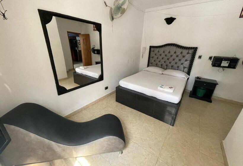 هتل Residencia Del Oriente