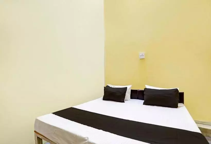 Hotelli Spot On Shiv Guest House