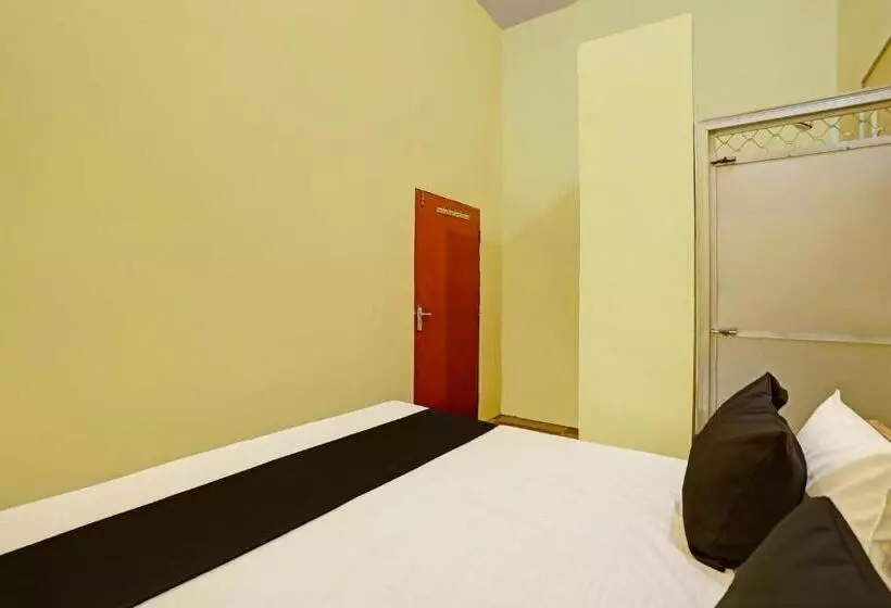 Hotelli Spot On Shiv Guest House