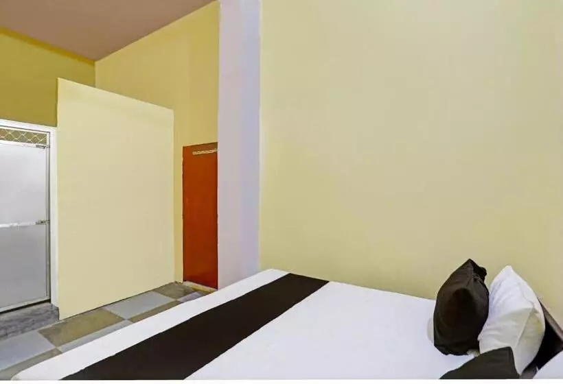Hotelli Spot On Shiv Guest House
