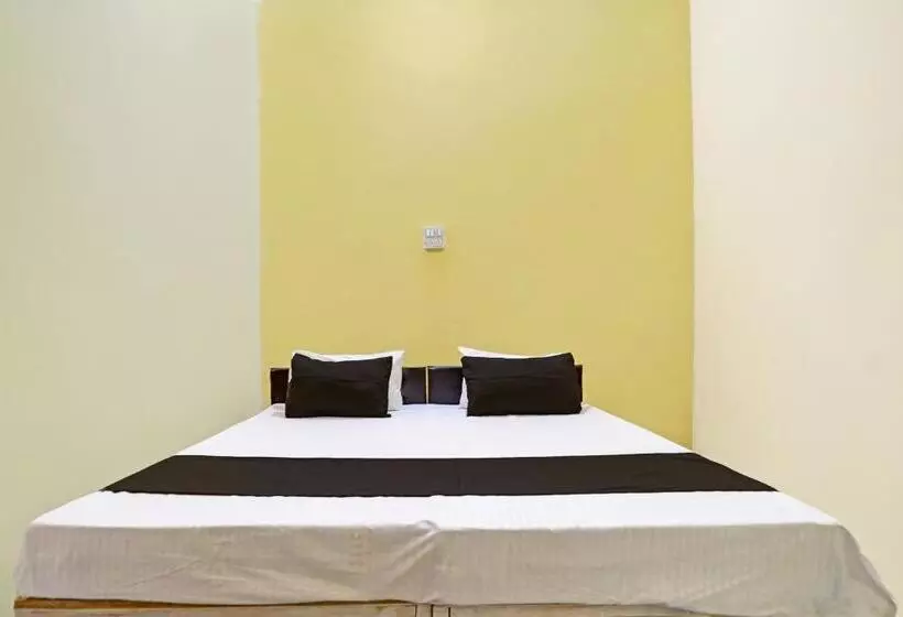 Hotelli Spot On Shiv Guest House