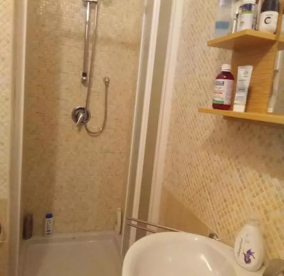 Majatalo Orchidea Camera Privata Nell Appartamento Condiviso