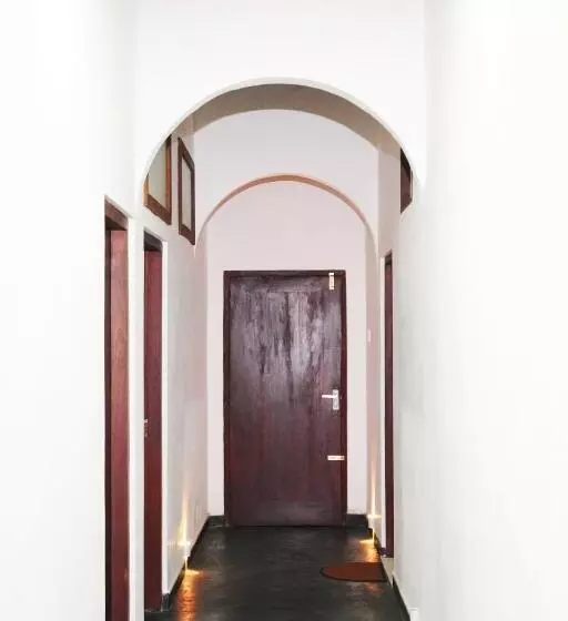 ペンション Villa Nadya Guesthouse