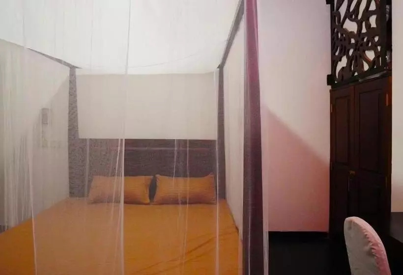 ペンション Villa Nadya Guesthouse