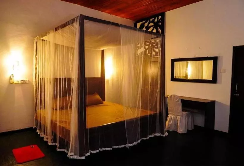 ペンション Villa Nadya Guesthouse