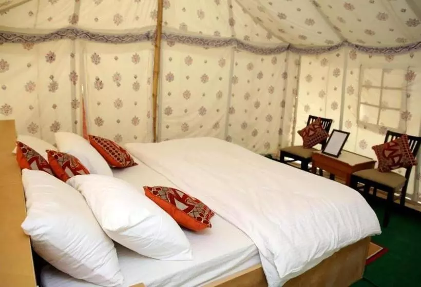 リゾートホテル Rising Star Desert Camp