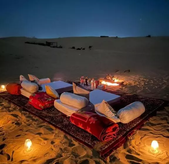 リゾートホテル Rising Star Desert Camp