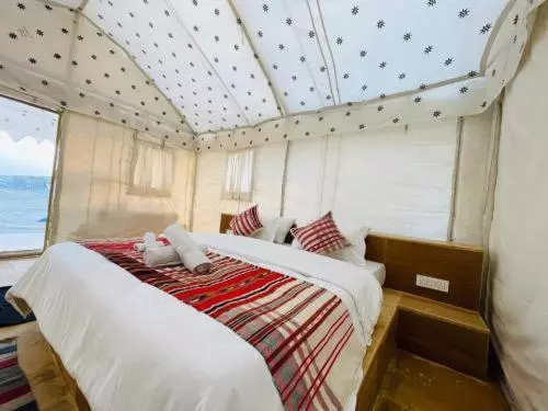 リゾートホテル Rising Star Desert Camp