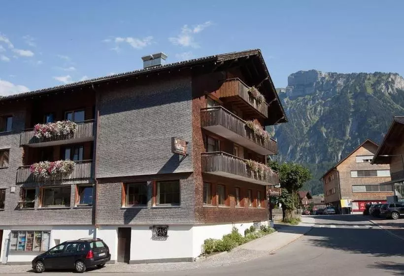 ホテル Dorfgasthof Adler