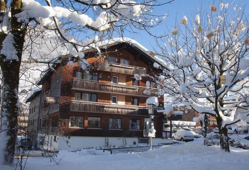 ホテル Dorfgasthof Adler