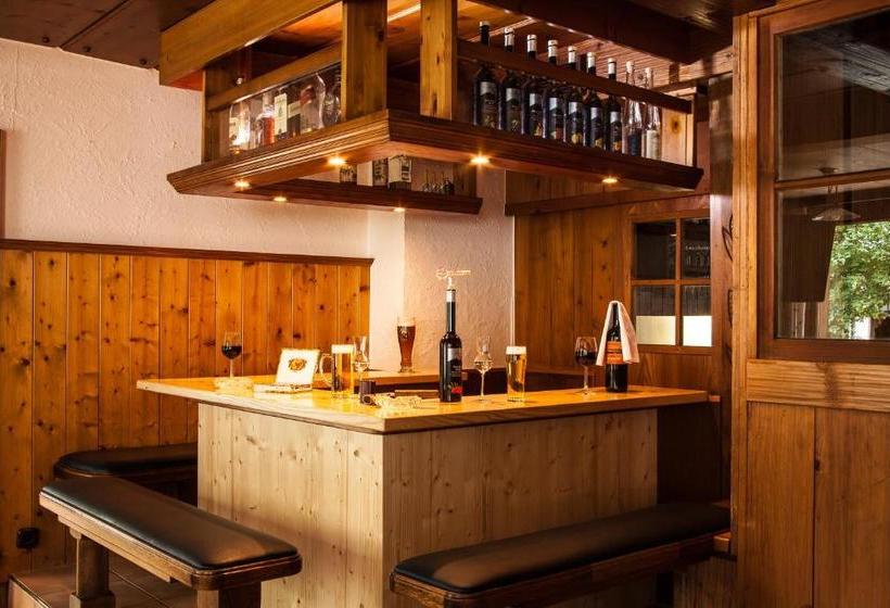 ホテル Dorfgasthof Adler