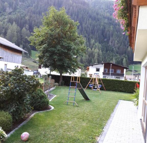 ホテル Apart Larcher