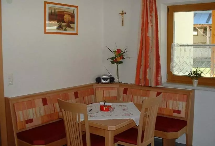 ホテル Apart Larcher