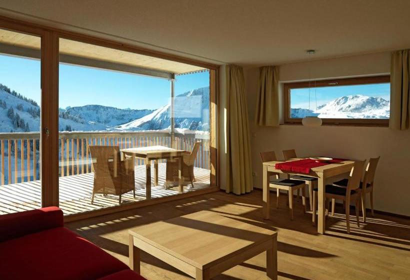 هتل Appartementhaus Schesaplana