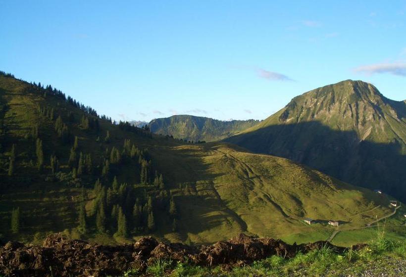 هتل Appartementhaus Schesaplana