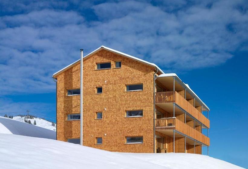 هتل Appartementhaus Schesaplana