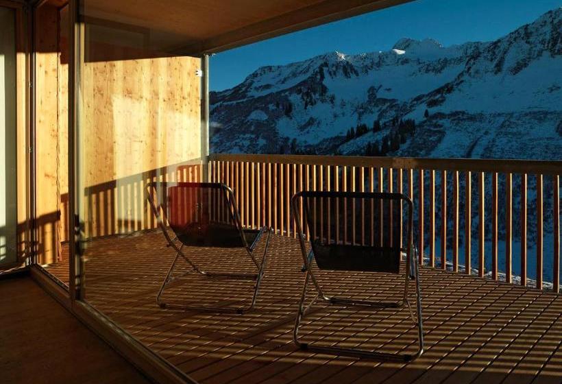 هتل Appartementhaus Schesaplana