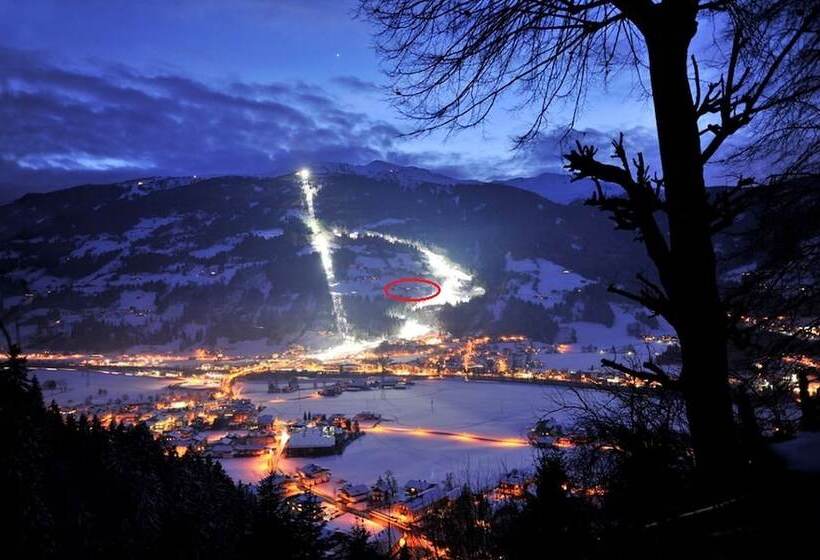 Отель Chalets & Apartments Wachterhof