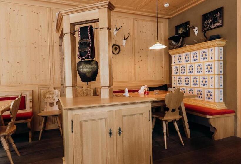 ホテル Dorfgasthof Adler