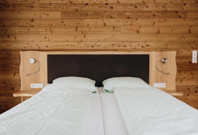 ホテル Dorfgasthof Adler