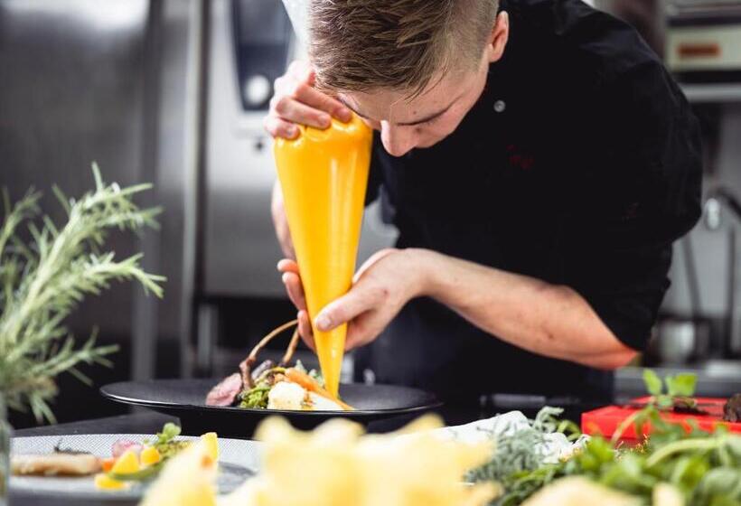 ホテル Dorfgasthof Adler