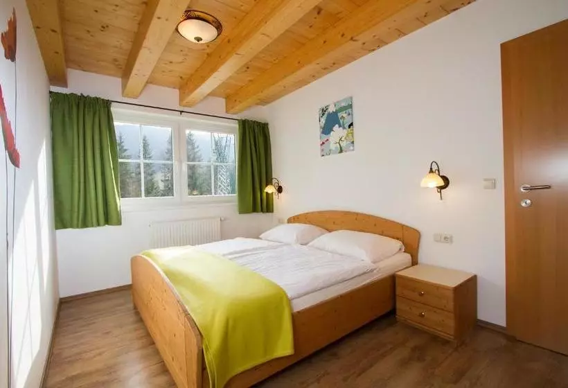 ホテル Feriendorf Wallenburg