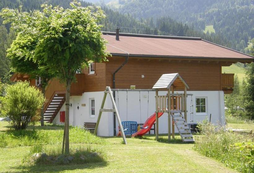 هتل Feriendorf Wallenburg