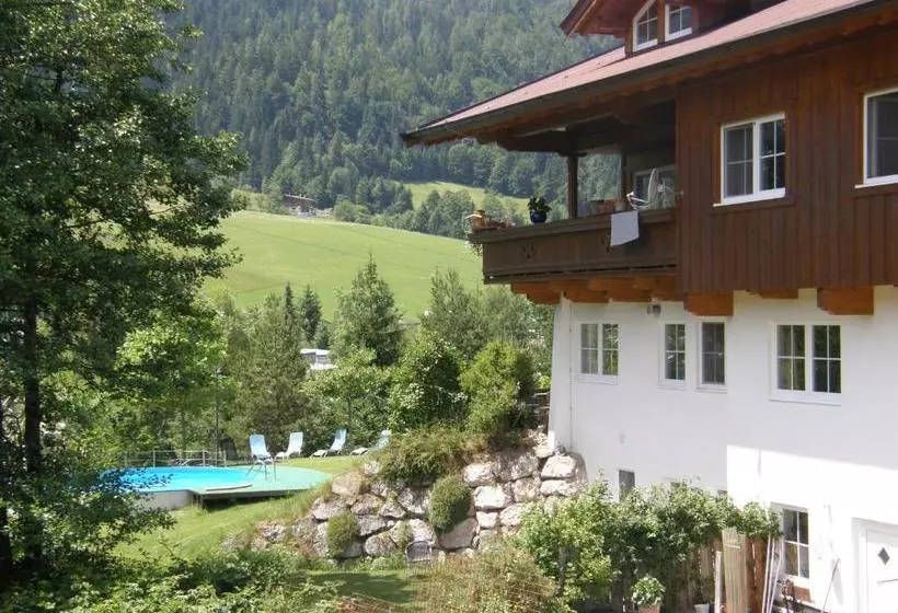 ホテル Feriendorf Wallenburg