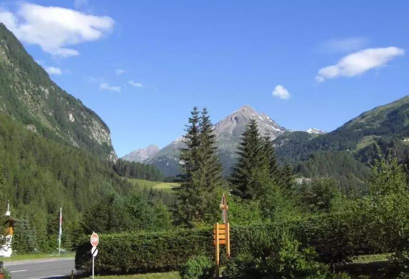 ホテル Ferienhäuser Thalbach