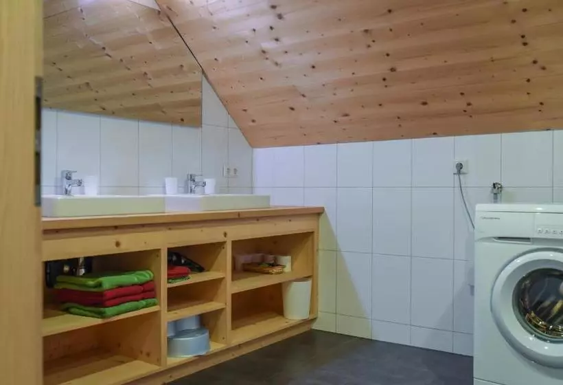 ホテル Ferienwohnung Bischof