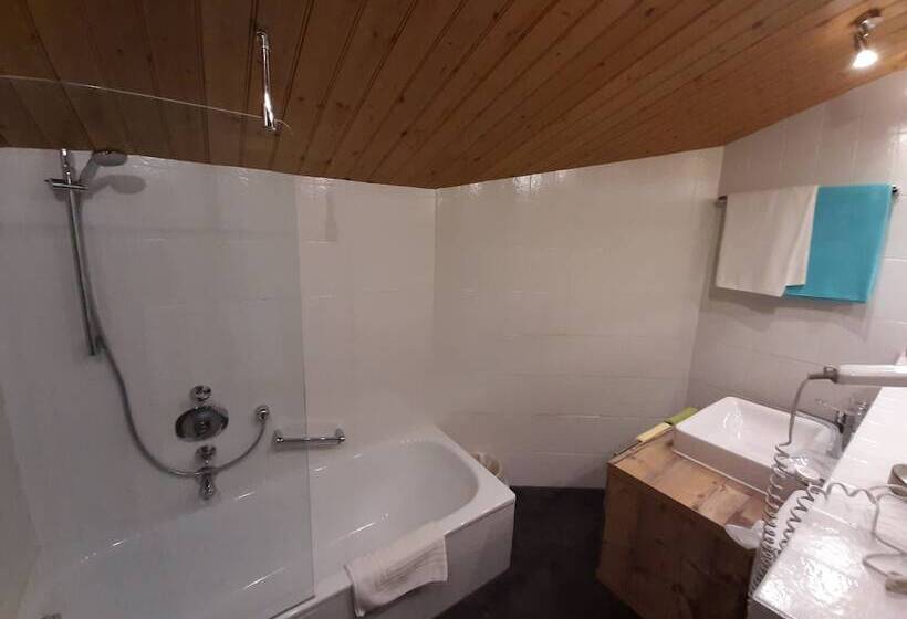 ホテル Forellenstube