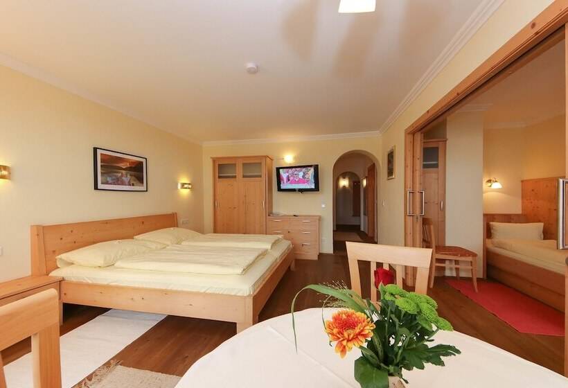 ホテル Forellenstube