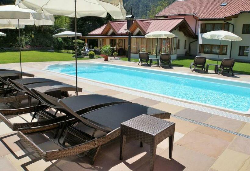 ホテル Gästehaus Almrausch, Ferienanlage Mit Pool