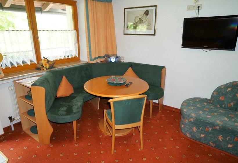 ホテル Gästehaus Almrausch, Ferienanlage Mit Pool