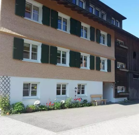 ホテル Gästehaus Appartements Egender