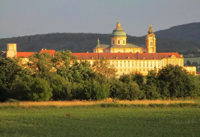 Hotelli Haus Sundl   Privatzimmer