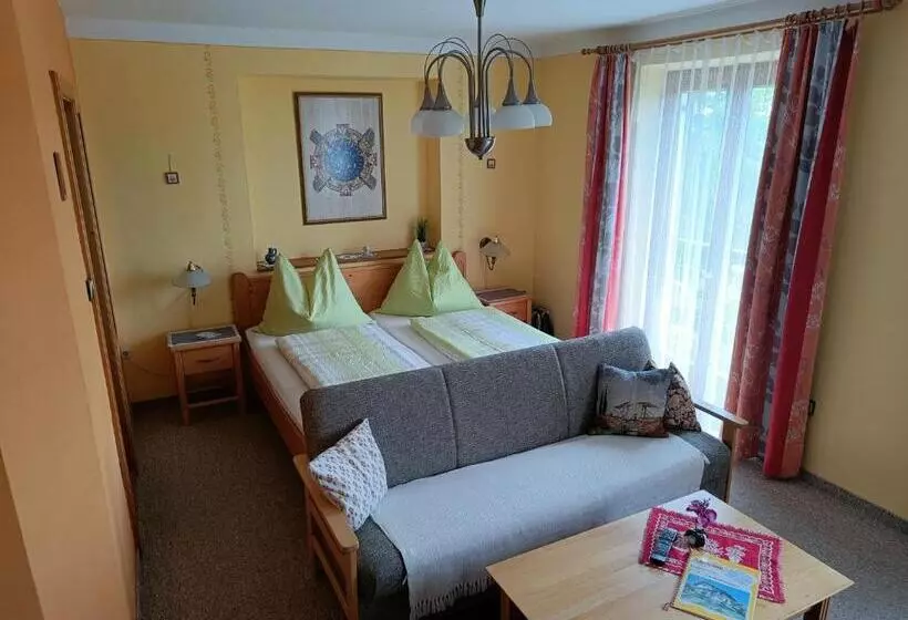Hotelli Haus Sundl   Privatzimmer