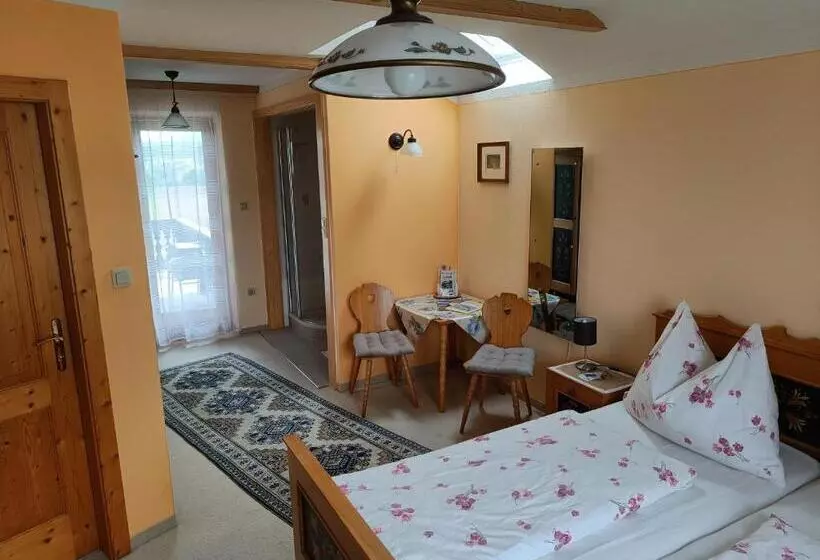 Hotelli Haus Sundl   Privatzimmer