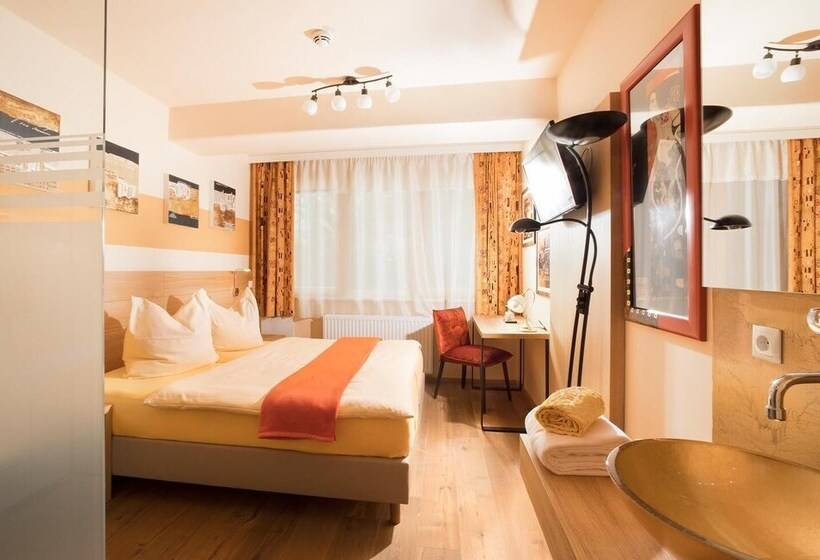 Отель Malerwinkl Restaurant + Kunst