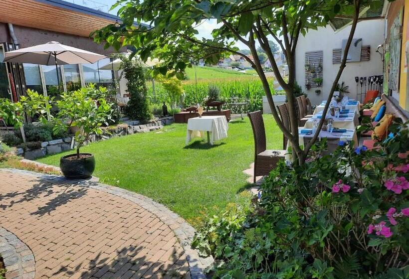 Отель Malerwinkl Restaurant + Kunst