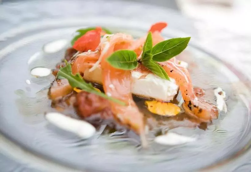 ホテル Malerwinkl Restaurant + Kunst