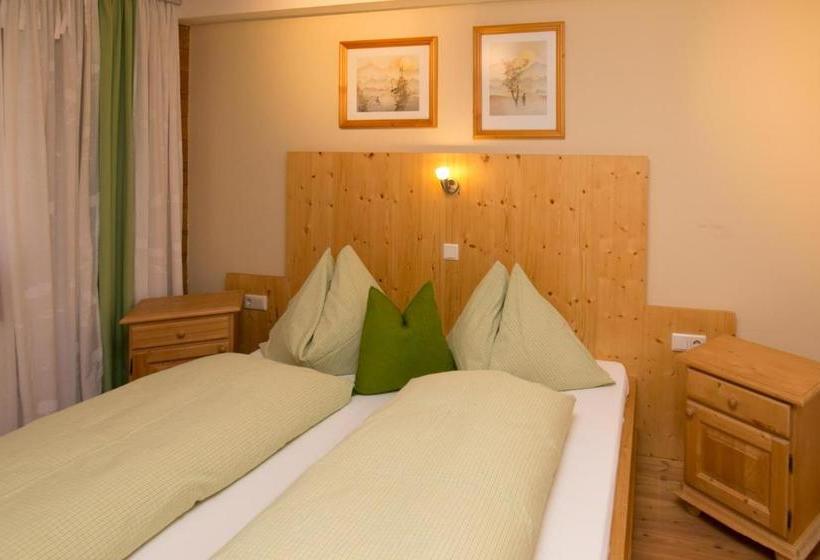 ホテル Appartement Ferienhof Ortnergut